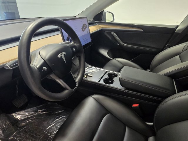 Used 2024 Tesla Model Y Long Range AWD/4WD image 21