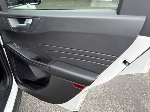 Used 2025 Ford Escape SE w/ PHEV Premium Package FWD image 16