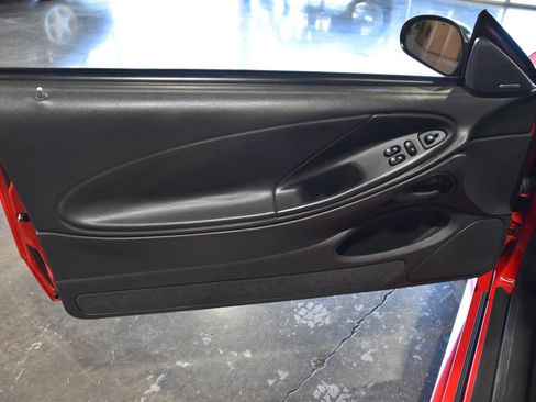 Used 2004 Ford Mustang Mach 1 RWD image 24