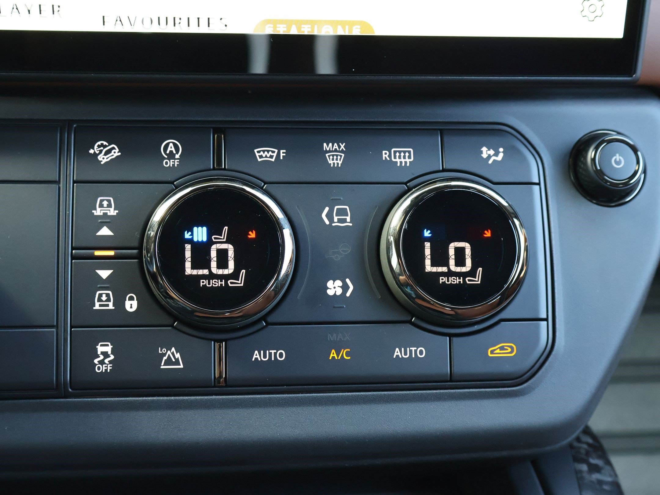 New 2026 Land Rover Defender 110 OCTA AWD/4WD image 18