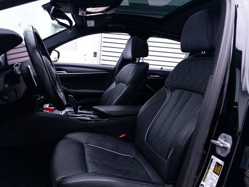 Used 2023 BMW M550i xDrive w/ Executive Package AWD/4WD image 25