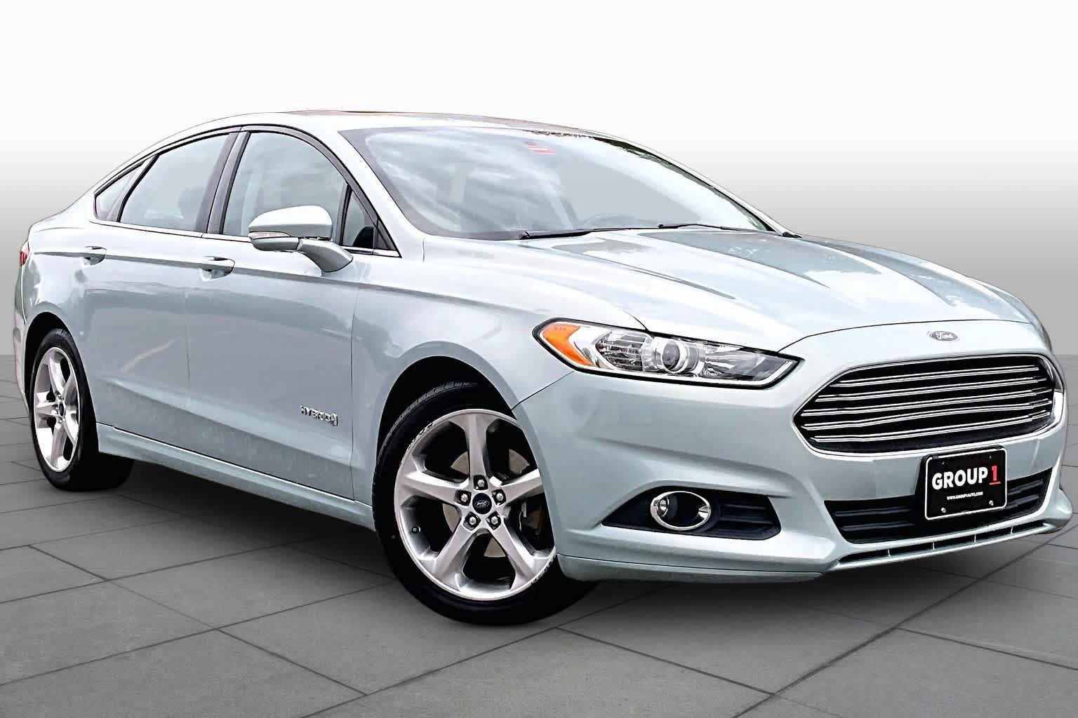 Used 2013 Ford Fusion SE FWD image 3