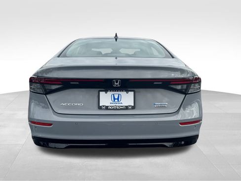 Used 2024 Honda Accord Touring image 6