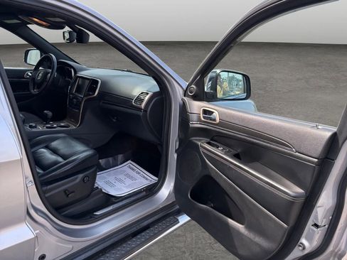 Used 2015 Jeep Grand Cherokee Limited image 17