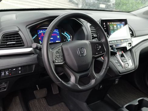 Used 2023 Honda Odyssey EX-L image 17