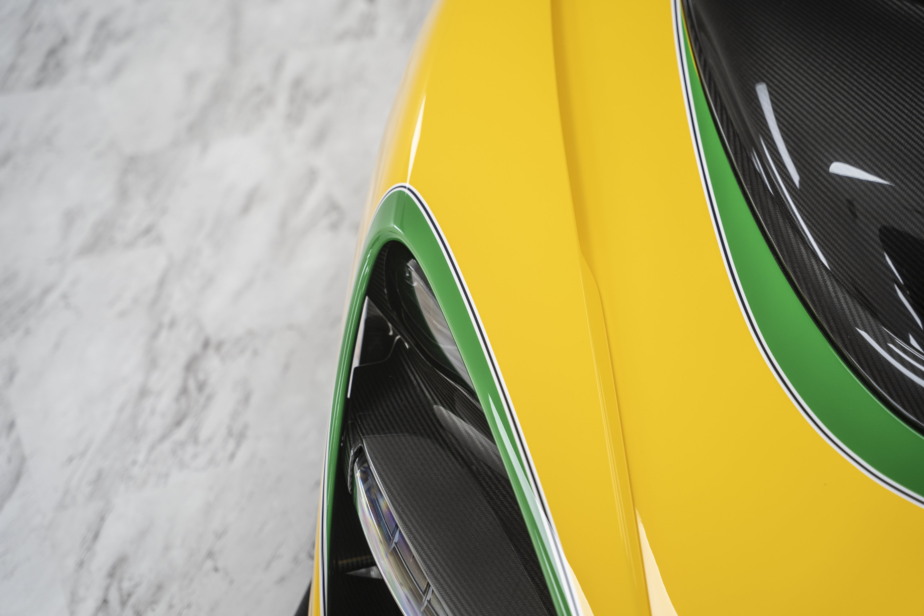 Used 2019 McLaren Senna RWD image 8