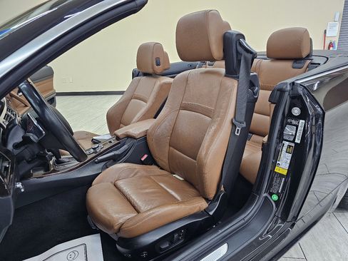 Used 2011 BMW 335i Convertible w/ M Sport Pkg image 16