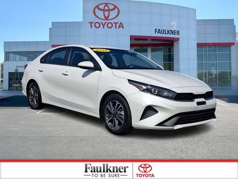 Used 2024 Kia Forte LXS FWD image 1
