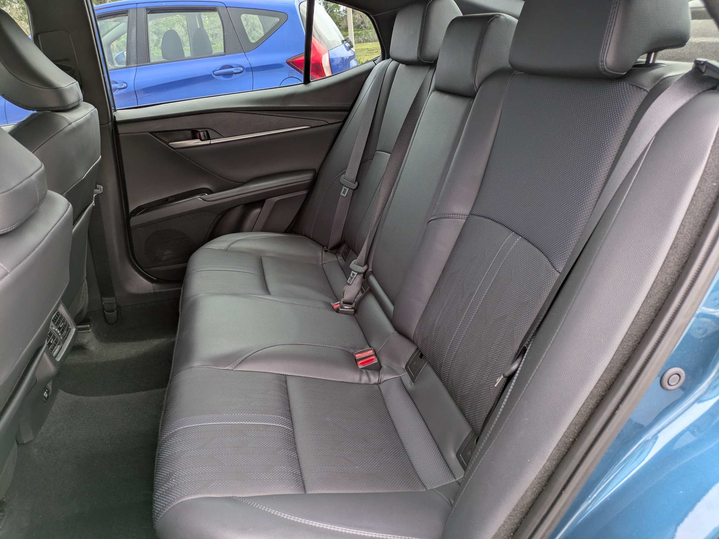 Used 2025 Toyota Camry XSE FWD image 12