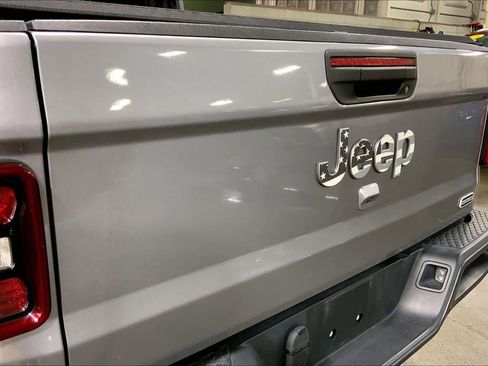 Used 2020 Jeep Gladiator Overland AWD/4WD image 31