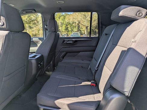 New 2026 Chevrolet Suburban LS image 28