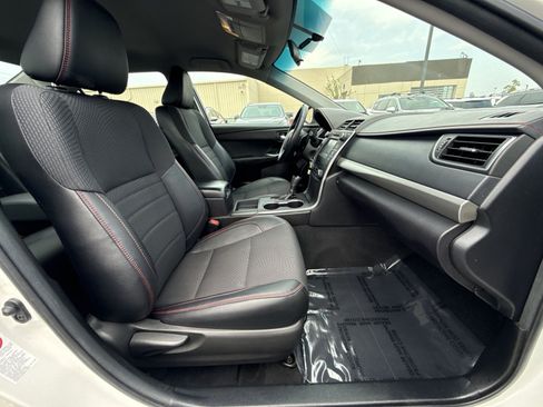 Used 2017 Toyota Camry XLE FWD image 26
