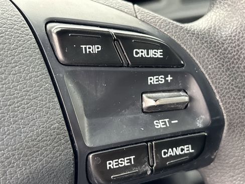 Used 2019 Hyundai Elantra SE w/ Cargo Package image 31