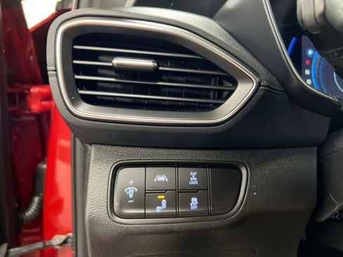 Used 2019 Hyundai Santa Fe SEL image 17