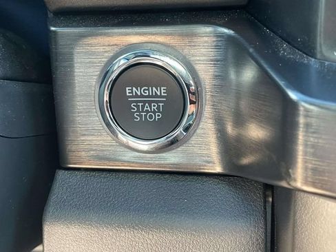 Used 2024 Ford F250 Lariat AWD/4WD image 23