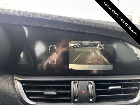 Used 2025 Alfa Romeo Giulia AWD w/ Driving Assist Package image 20