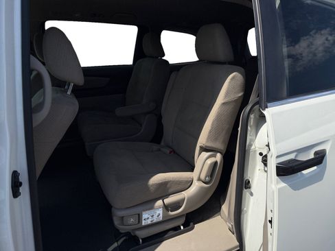 Used 2016 Honda Odyssey LX image 16