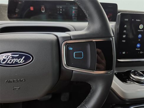 Used 2025 Ford Expedition Active RWD image 25