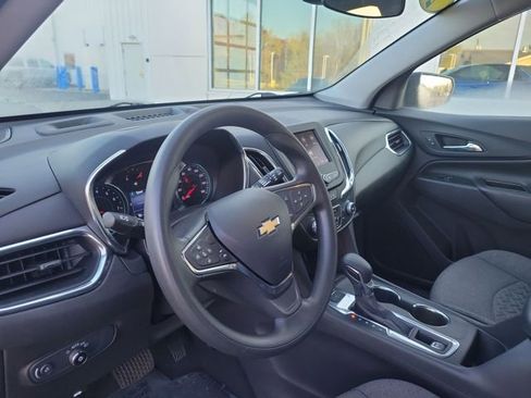 Used 2023 Chevrolet Equinox Premier image 14