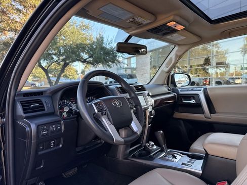 Used 2015 Toyota 4Runner Limited image 29