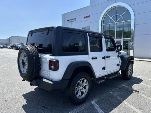 Used 2020 Jeep Wrangler Unlimited Sport AWD/4WD image 3