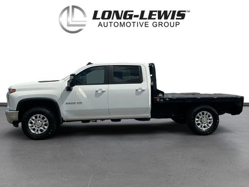 Used 2022 Chevrolet Silverado 2500 LT w/ Convenience Package AWD/4WD image 2