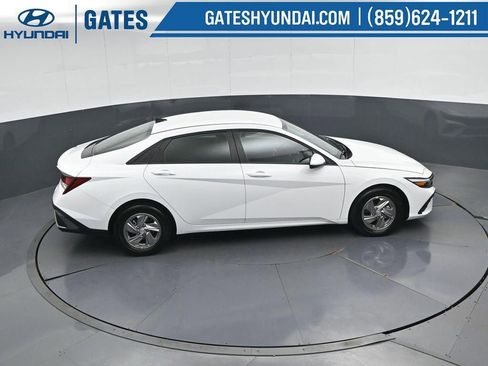 New 2025 Hyundai Elantra SE FWD image 44