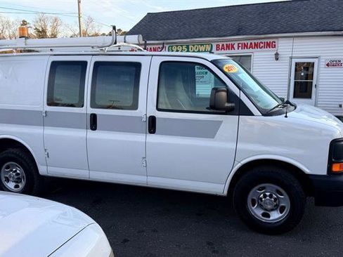 Used 2011 Chevrolet Express 2500 RWD image 9