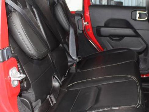 Used 2022 Jeep Wrangler Unlimited Sahara w/ Cold Weather Group image 24