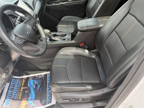 Used 2023 Chevrolet Equinox Premier image 14