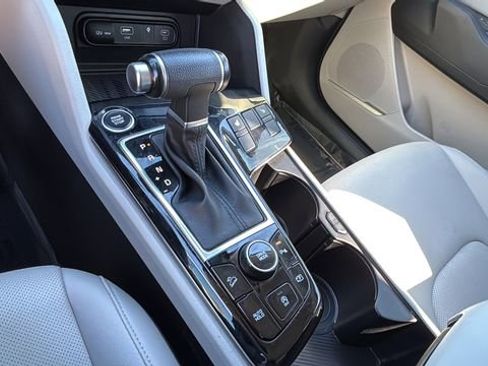 Used 2024 Kia Sportage EX image 29
