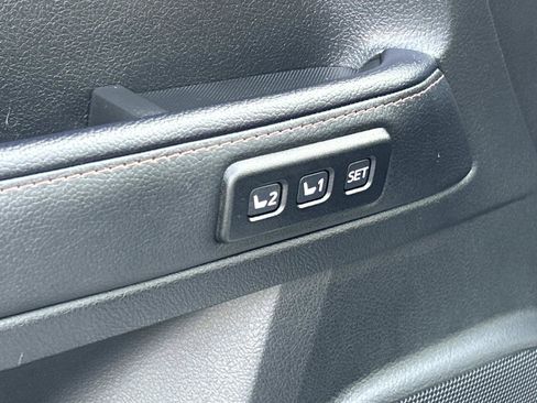 Used 2024 Toyota 4Runner Limited AWD/4WD image 19