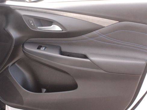 Used 2024 Buick Envista Sport Touring w/ Convenience I Package FWD image 31