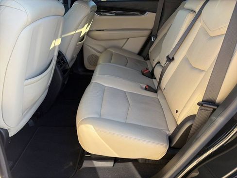 Used 2017 Cadillac XT5 Base image 26