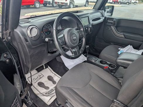 Used 2017 Jeep Wrangler Unlimited Sport w/ Quick Order Package 24S AWD/4WD image 12