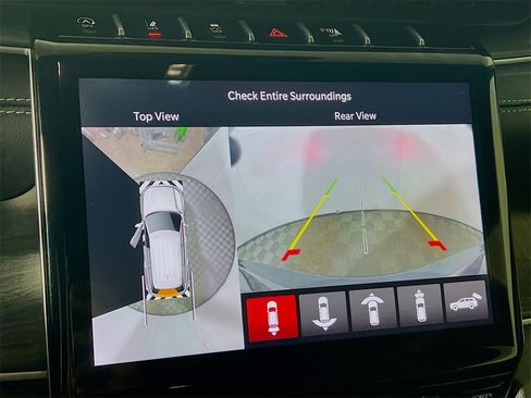 Used 2024 Jeep Grand Cherokee L Limited w/ Luxury Tech Group II image 13