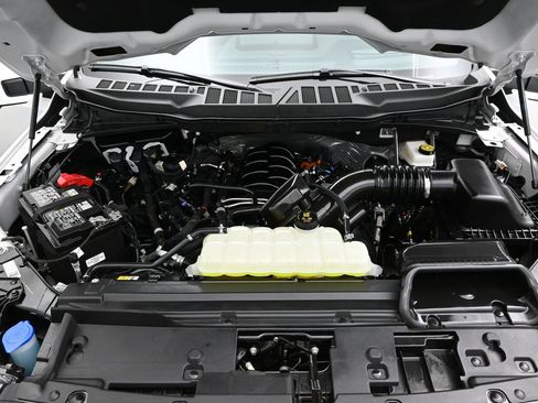 Used 2025 Ford F150 Lariat w/ Equipment Group 502A High AWD/4WD image 8