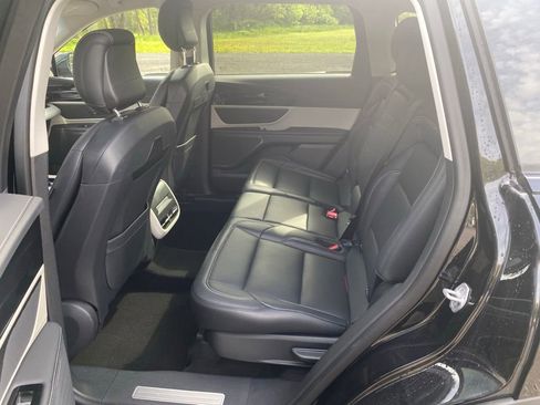 Used 2024 Lincoln Nautilus Premier image 19