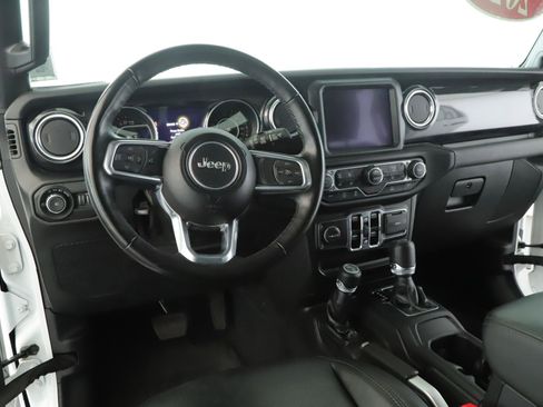 Used 2022 Jeep Wrangler Unlimited Sahara AWD/4WD image 2