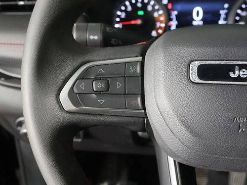Used 2024 Jeep Compass Trailhawk AWD/4WD image 36