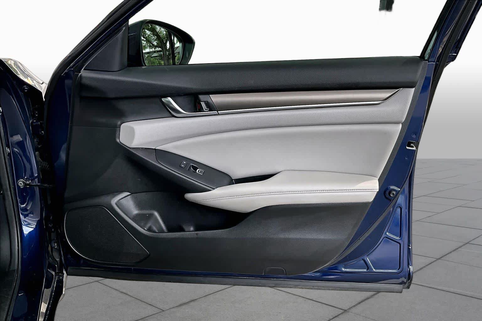 Used 2019 Honda Accord LX image 23