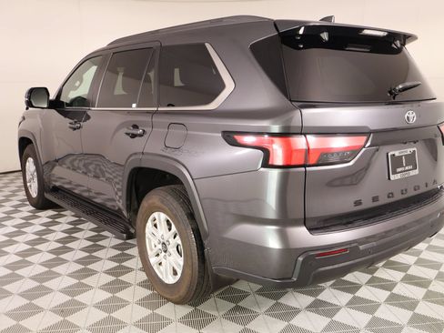 Used 2025 Toyota Sequoia SR5 AWD/4WD image 25