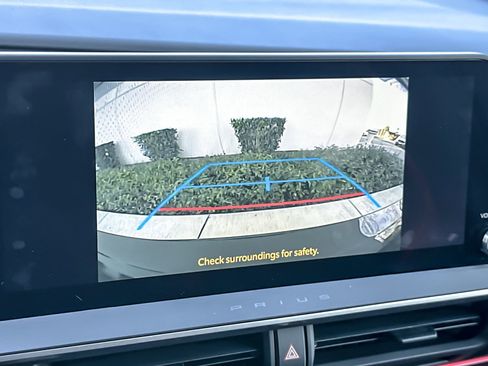 Used 2024 Toyota Prius Prime Premium image 25