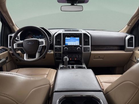 Used 2018 Ford F150 Lariat w/ Equipment Group 502A Luxury image 9