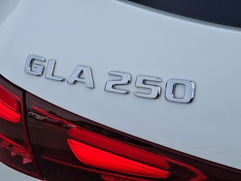 Certified 2025 Mercedes-Benz GLA 250 4MATIC image 29