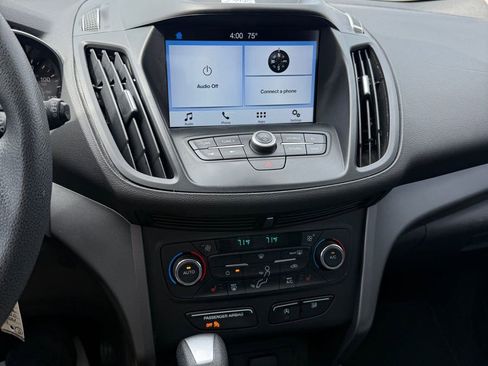 Used 2017 Ford Escape SE w/ Equipment Group 201A AWD/4WD image 17