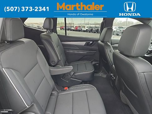 Used 2025 Buick Enclave Preferred image 16