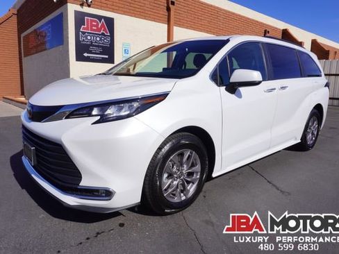 Used 2023 Toyota Sienna XLE image 13