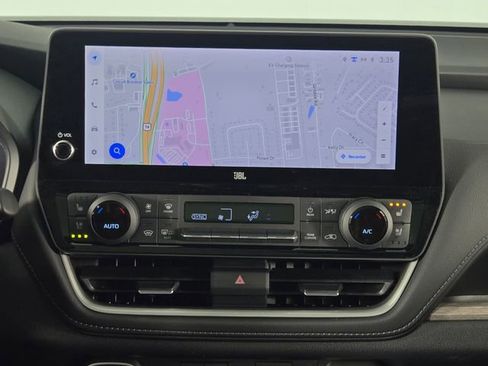 Used 2024 Toyota Grand Highlander Limited image 25