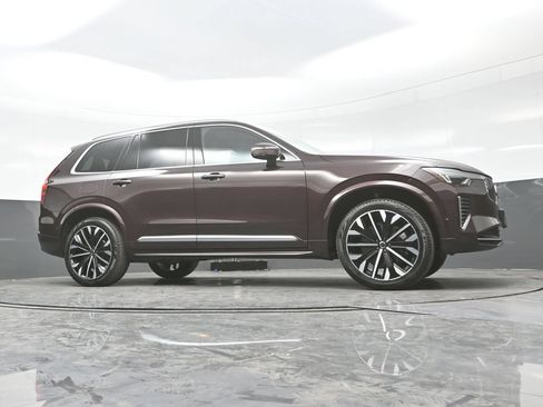 Used 2025 Volvo XC90 B5 Ultra AWD/4WD image 30
